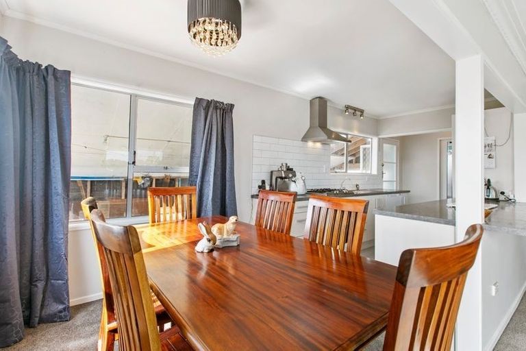 Photo of property in 19a Rodney Street, Howick, Auckland, 2014