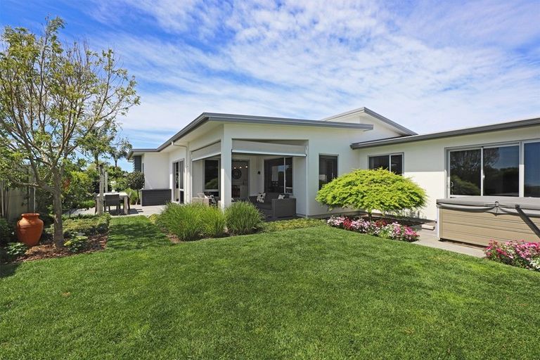 Photo of property in 16 Wanaka Place, Poraiti, Napier, 4112