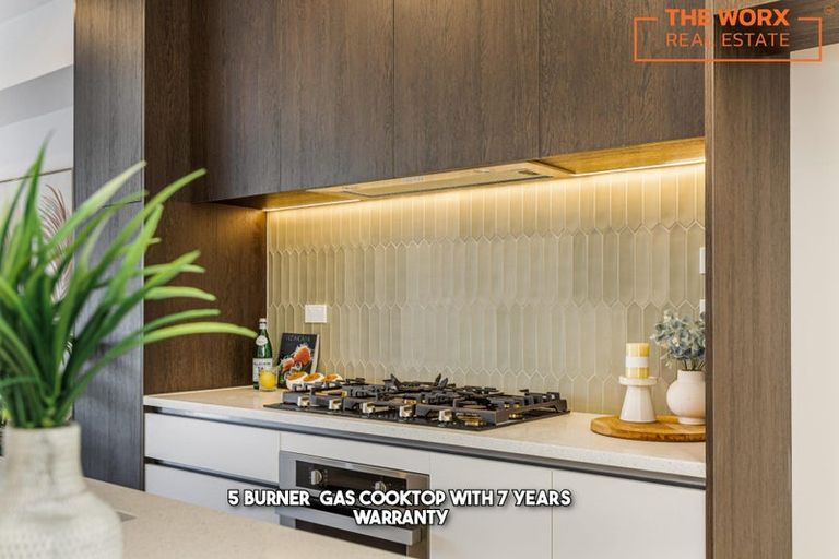 Photo of property in 39 Lawson Creek Street, Massey, Auckland, 0614