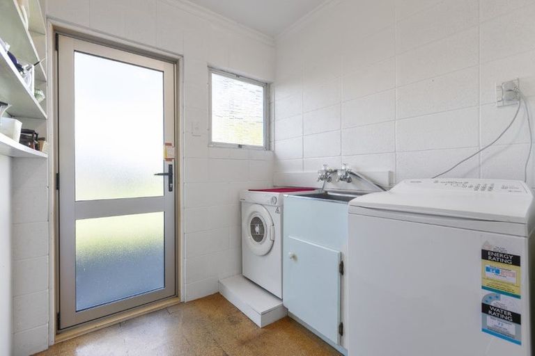 Photo of property in 194a Seaview Road, Westown, New Plymouth, 4310