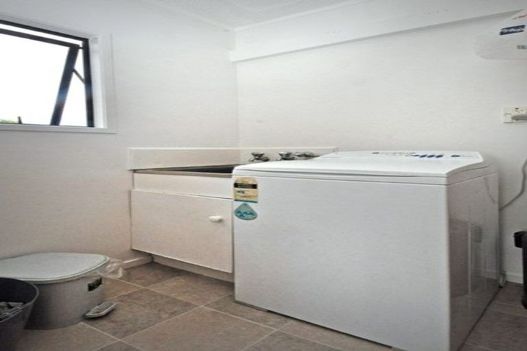 Photo of property in 4 Southview Place, Wattle Downs, Auckland, 2102