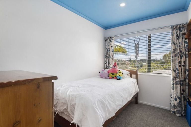 Photo of property in 1/45 Weatherly Road, Torbay, Auckland, 0630