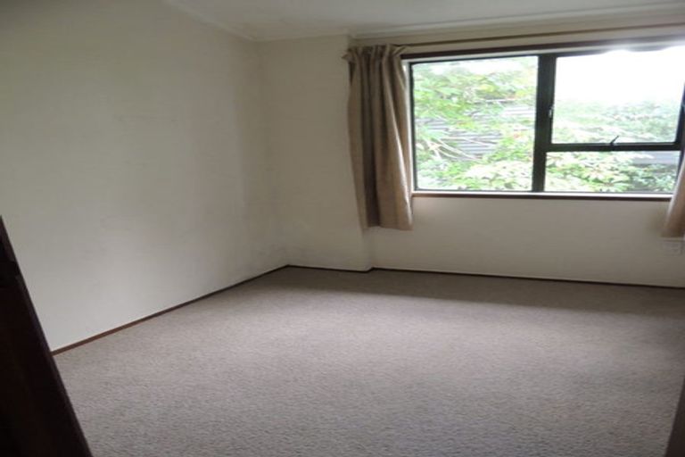 Photo of property in 2/126 Island Bay Road, Beach Haven, Auckland, 0626