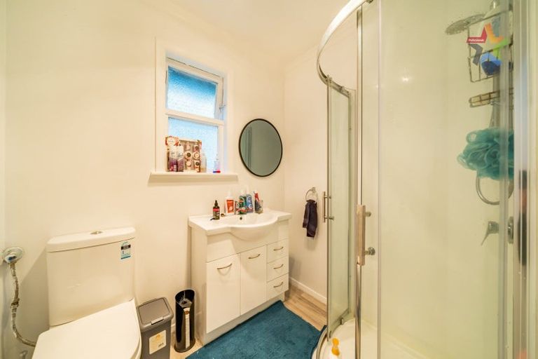 Photo of property in 131 Wainuiomata Road, Wainuiomata, Lower Hutt, 5014