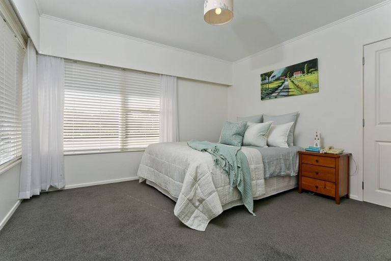 Photo of property in 2/43 Northumberland Avenue, Belmont, Auckland, 0622