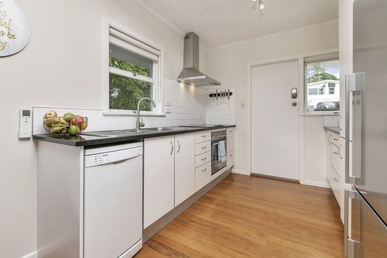 Photo of property in 1/68 Roseberry Avenue, Birkenhead, Auckland, 0626