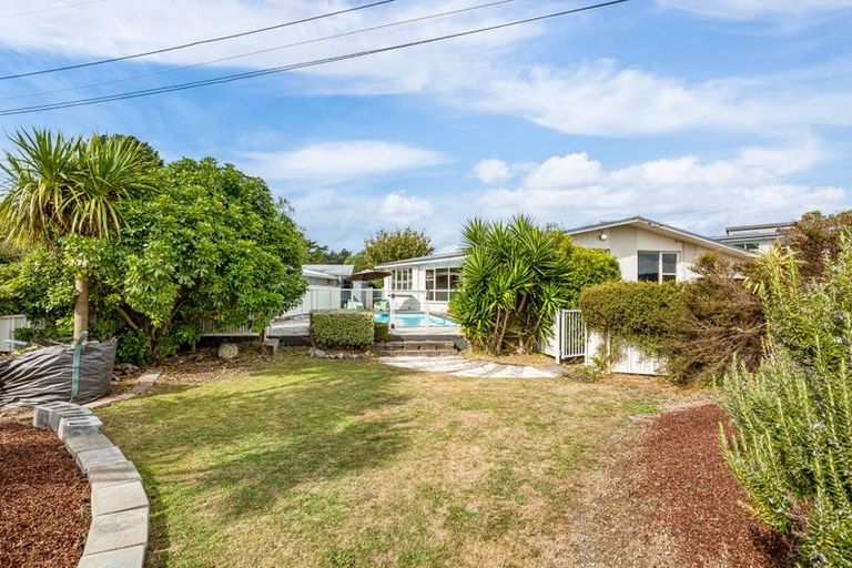 Photo of property in 7 Motukaraka Point, Pauatahanui, Porirua, 5381