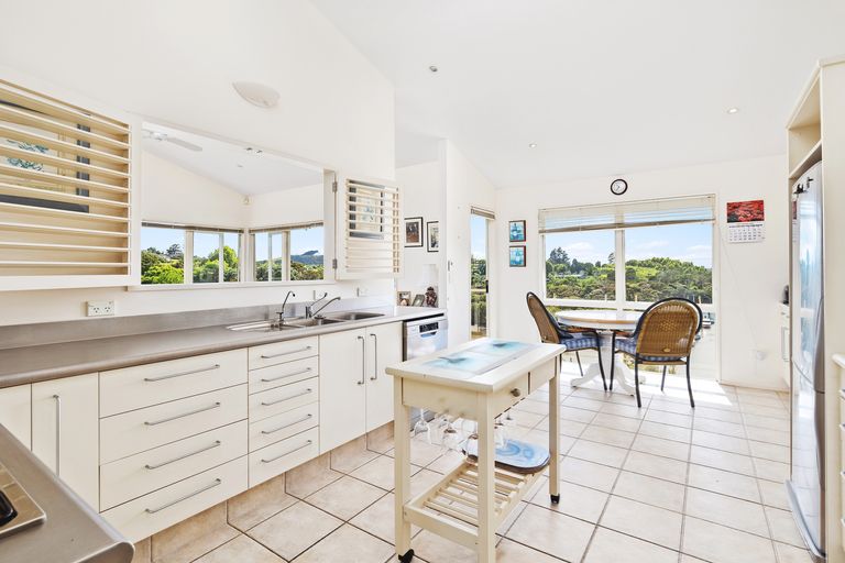 Photo of property in 54 Riverview Road, Kerikeri, 0230