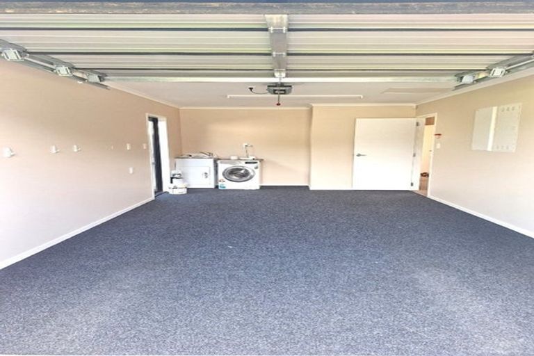 Photo of property in 40 Te Kaeaea Crescent, Wallaceville, Upper Hutt, 5018