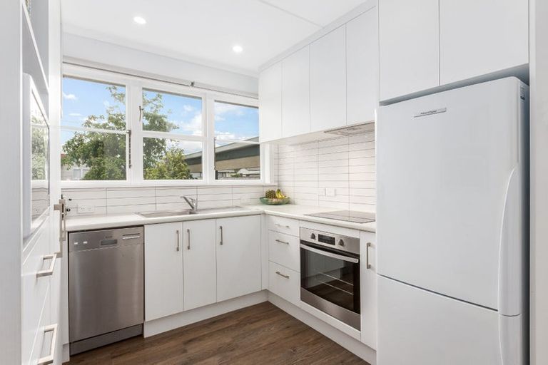 Photo of property in 1/6 Mccurdy Street, Elderslea, Upper Hutt, 5018