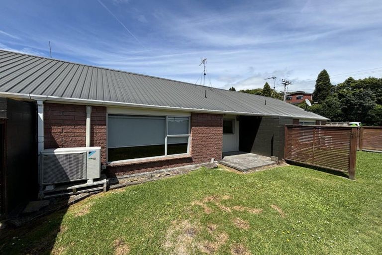 Photo of property in 45 Seaview Road, Marfell, New Plymouth, 4310