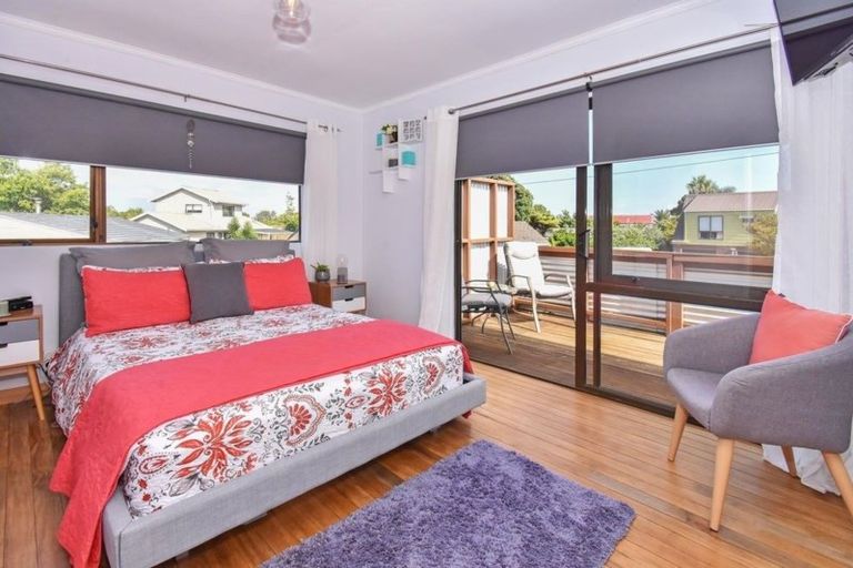 Photo of property in 21 Taihiki Road, Clarks Beach, 2122