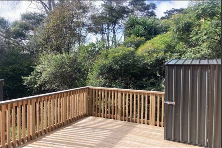 Photo of property in 83 Morihana Close, Glen Eden, 0602