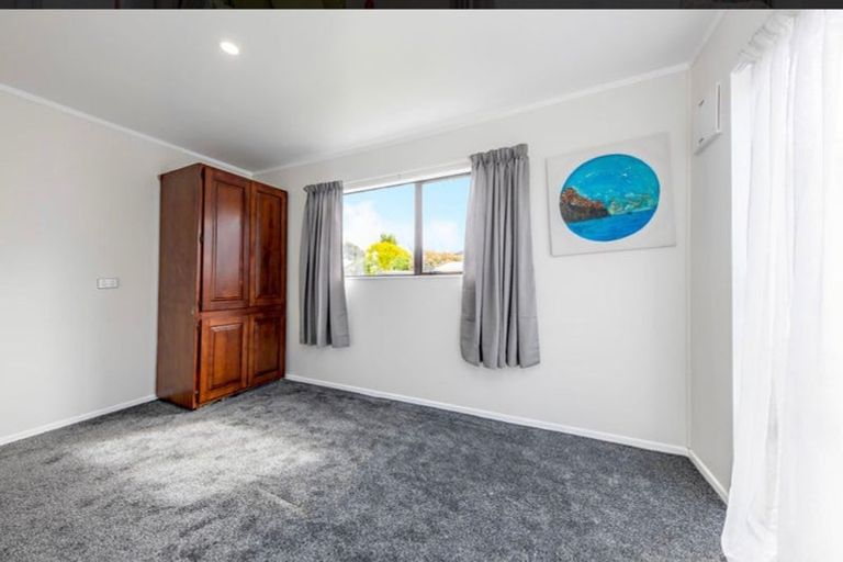 Photo of property in 24 President Avenue, Papakura, 2110