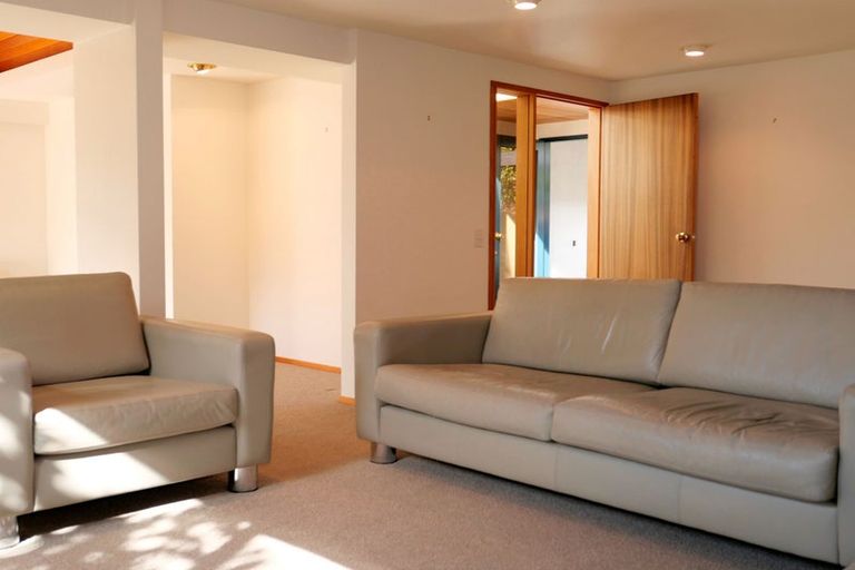 Photo of property in 10 Edgewater Street, Waikanae, 5036