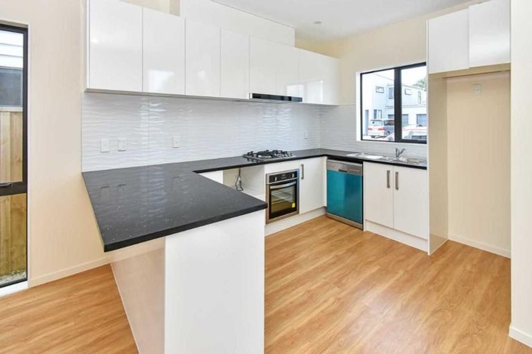 Photo of property in 10 Tapuwae Way, Mangere Bridge, Auckland, 2022