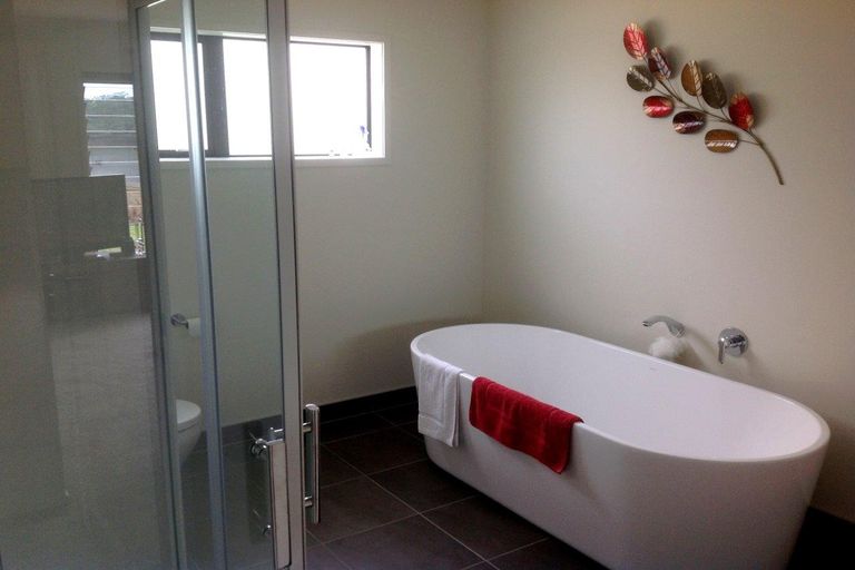 Photo of property in 5 Waterview Place, Haruru, 0204