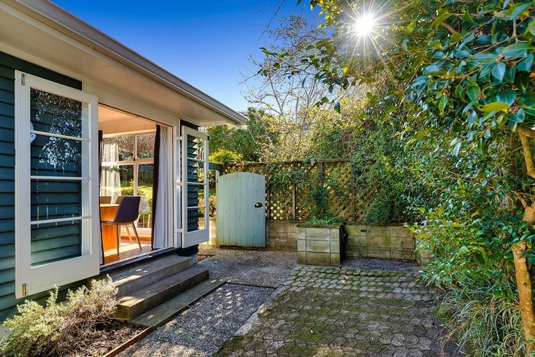 Photo of property in 30 Kowhai Street, Hamilton Lake, Hamilton, 3204