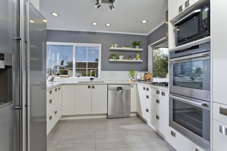 Photo of property in 1/42 Toroa Street, Torbay, Auckland, 0630