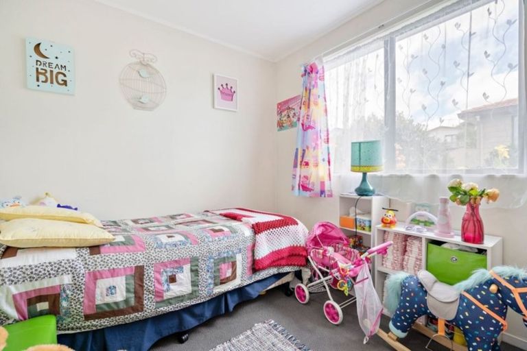 Photo of property in 2/70 Palmers Road, Clendon Park, Auckland, 2103