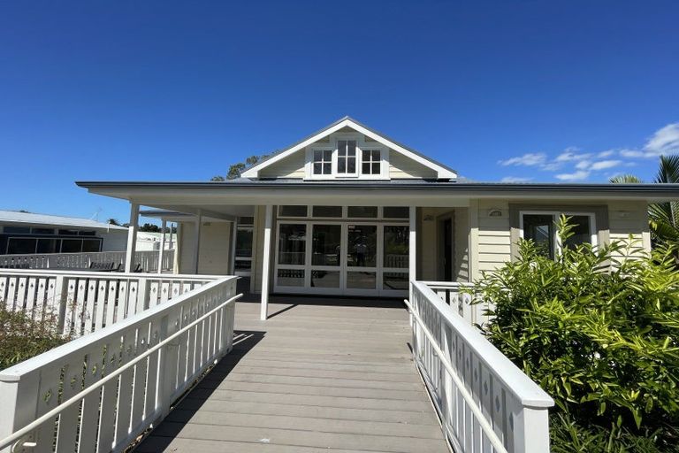 Photo of property in 212 Lake Road, Northcote, Auckland, 0627