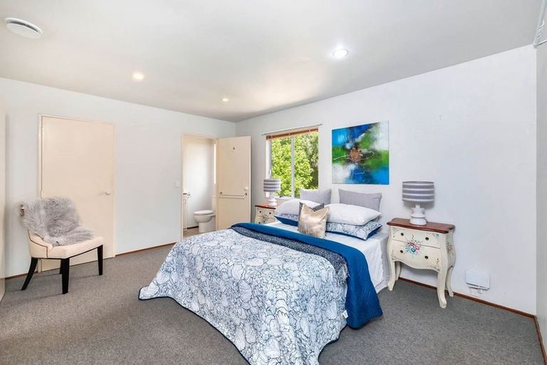 Photo of property in 1/23 Cairnbrae Court, Northcross, Auckland, 0632