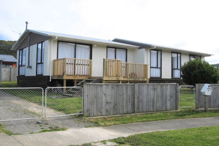 Photo of property in 6 Kilkenny Grove, Wainuiomata, Lower Hutt, 5014