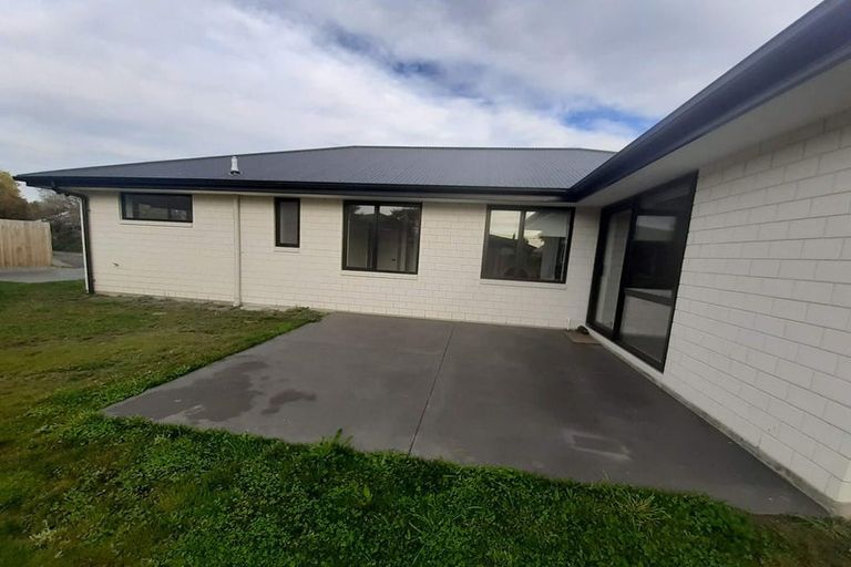 Photo of property in 80a Warren Crescent, Hillmorton, Christchurch, 8025