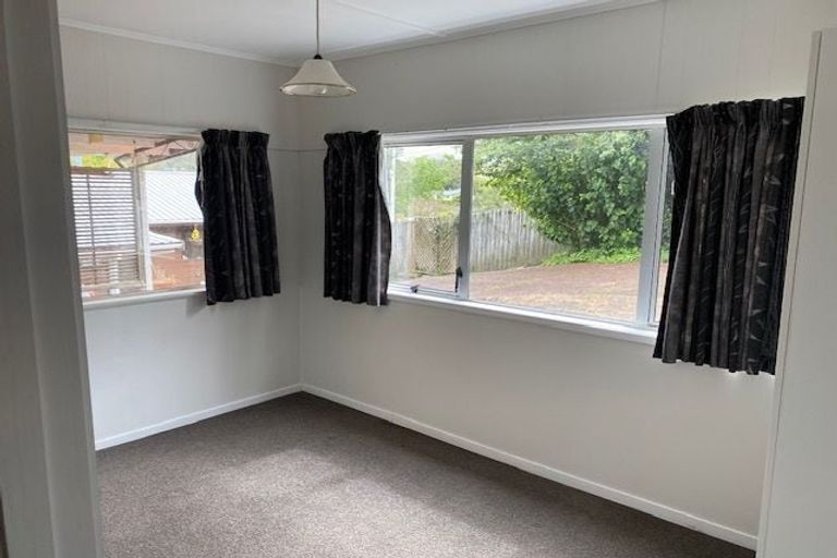 Photo of property in 2/27 Salem Place, Torbay, Auckland, 0630