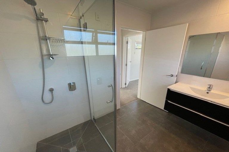 Photo of property in 13 Frieston Road, Milford, Auckland, 0620