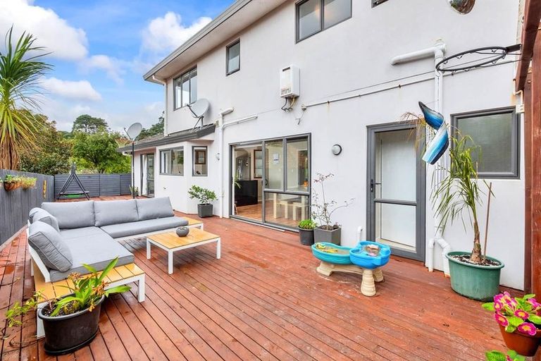 Photo of property in 11 South Kensington Way, Henderson, Auckland, 0612