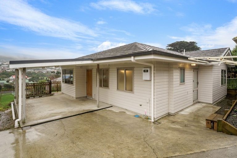 Photo of property in 44a Taylor Terrace, Tawa, Wellington, 5028