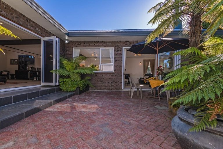 Photo of property in 26 Brightwater Terrace, Terrace End, Palmerston North, 4410