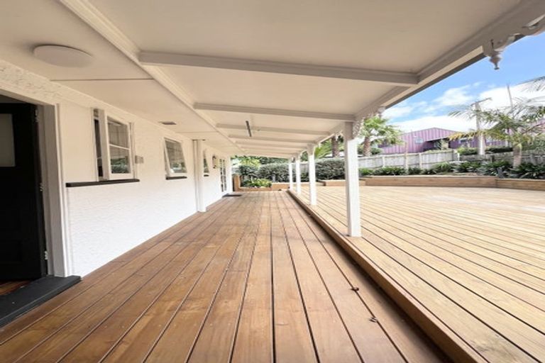 Photo of property in 1/132 Nile Road, Milford, Auckland, 0620