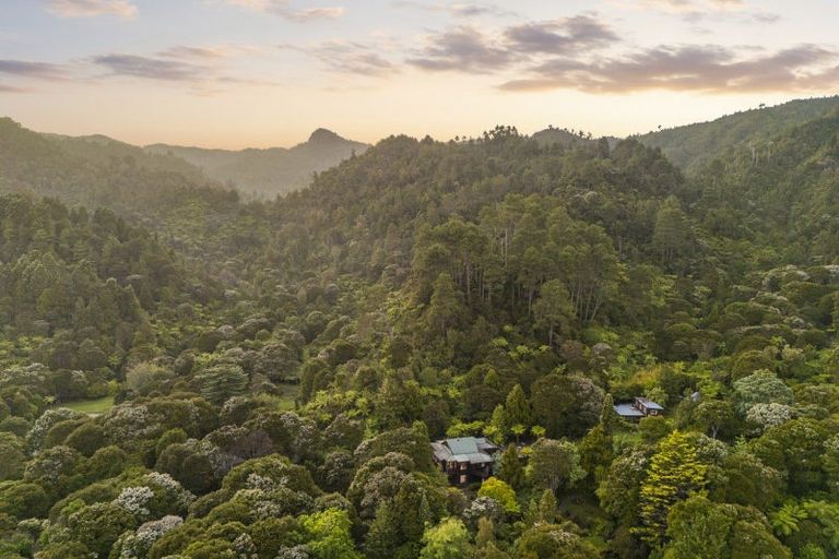 Photo of property in 586 Tapu Coroglen Road, Coromandel Forest Park, Thames, 3575
