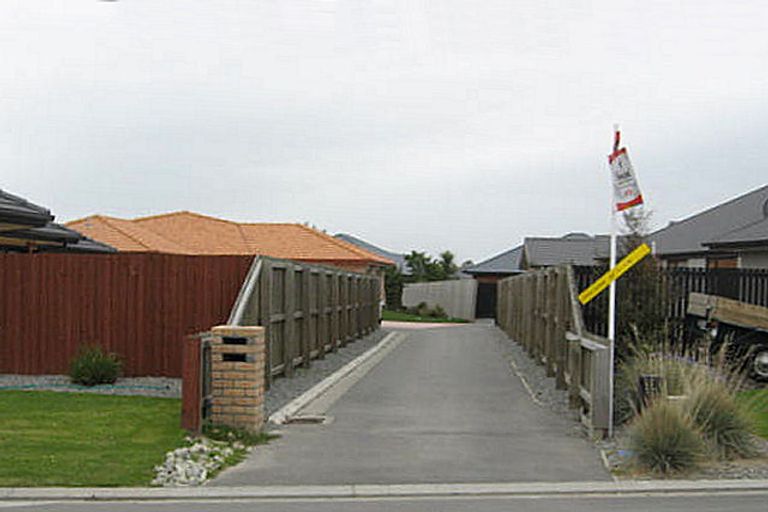 Photo of property in 37 Campion Place, Rolleston, 7614