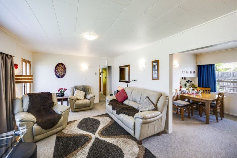 Photo of property in 3/17 Ngarimu Crescent, Taradale, Napier, 4112