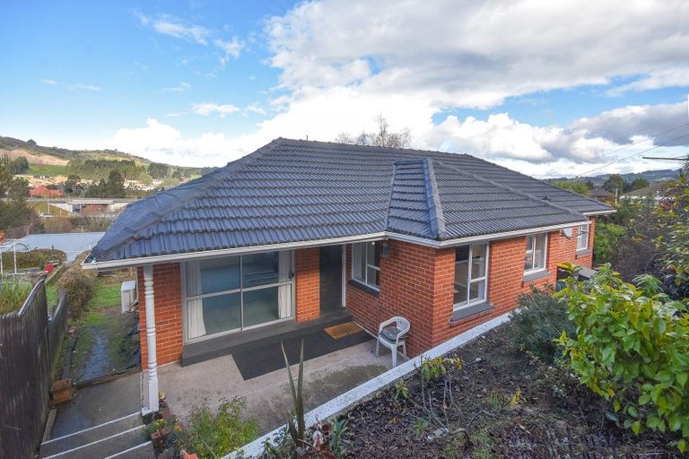 Photo of property in 27 Waldron Crescent, Green Island, Dunedin, 9018
