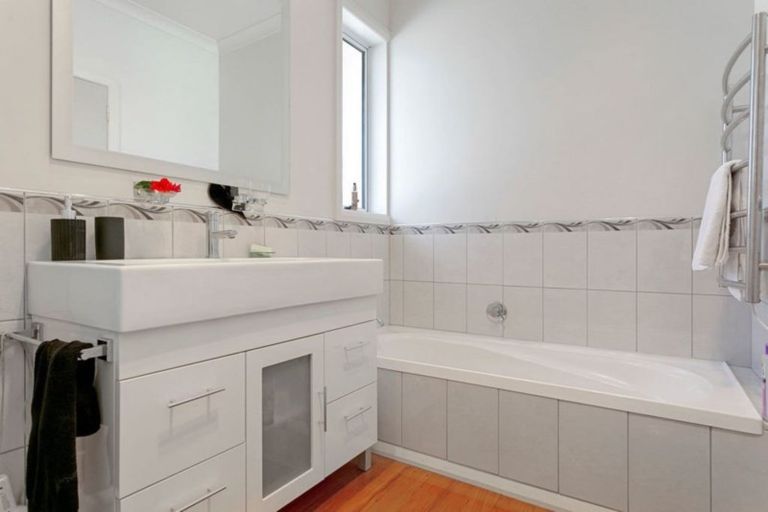 Photo of property in 170 Victoria Street, Cambridge, 3434