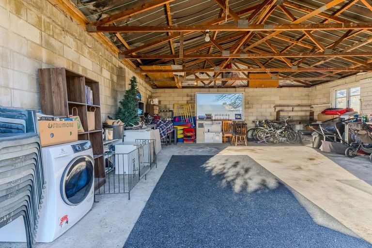Photo of property in 16 Burraness Street, Palmerston, 9430