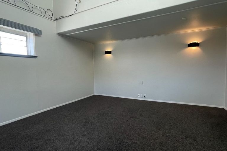 Photo of property in Queens Chambers, 204/220 Main Street, Upper Hutt, 5018