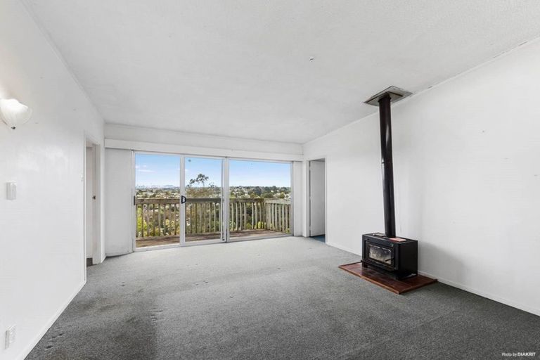 Photo of property in 15 Target Road, Totara Vale, Auckland, 0629