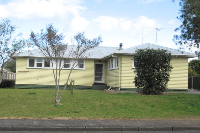 Photo of property in 5 Salas Place, Papakura, 2110