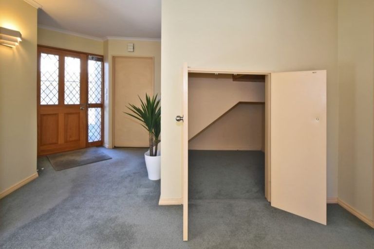 Photo of property in 2/97 Clyde Road, Ilam, Christchurch, 8041