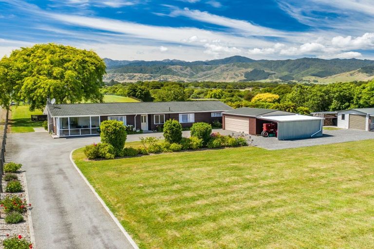 Photo of property in 20 Railway Terrace, Ohau, Levin, 5570