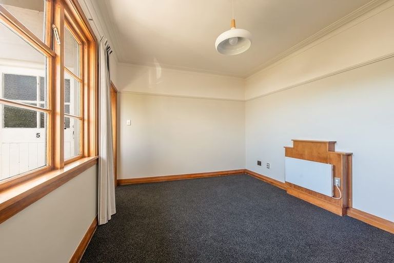 Photo of property in Ionian Flats, 123-125 Brougham Street, Mount Victoria, Wellington, 6011