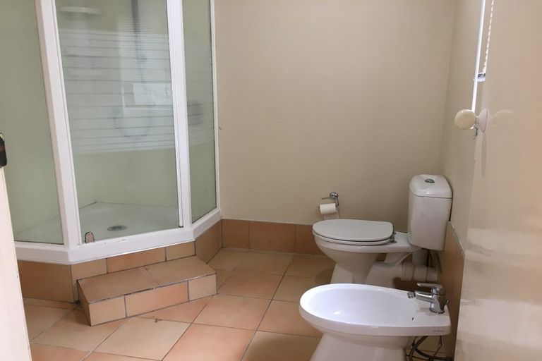 Photo of property in 9 Micawber Place, Mellons Bay, Auckland, 2014