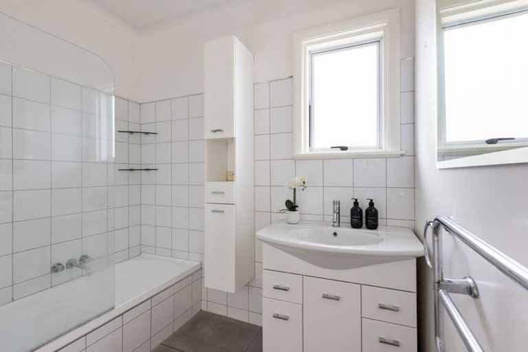 Photo of property in 51 Te Aute Road, Havelock North, 4130