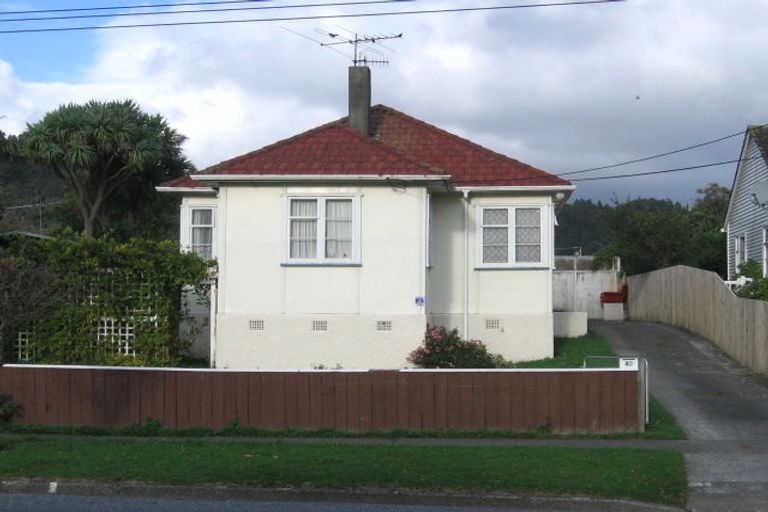 Photo of property in 82 Molesworth Street, Taita, Lower Hutt, 5011