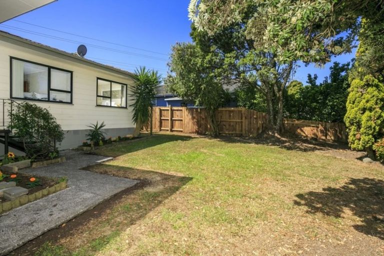 Photo of property in 26 Cabello Place, Unsworth Heights, Auckland, 0632